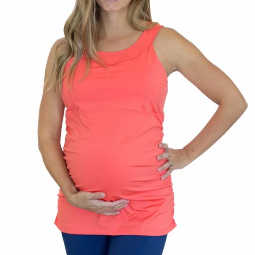 Maternity workout top size medium